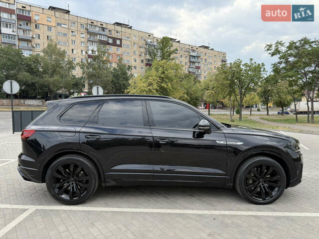 Чорний Фольксваген Туарег, об'ємом двигуна 3 л та пробігом 190 тис. км за 44500 $, фото 4 на Automoto.ua