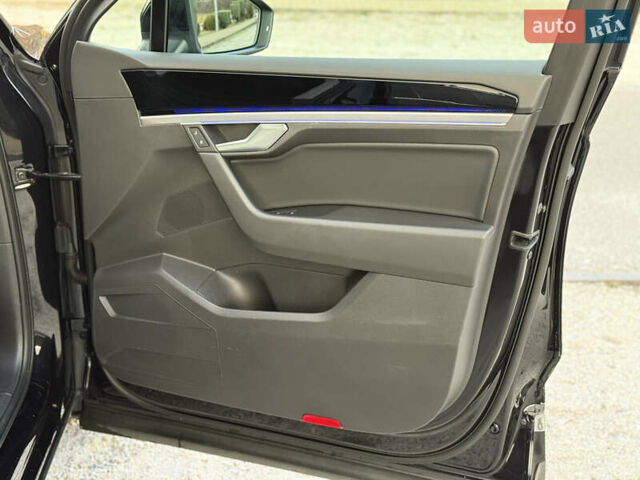 Черный Фольксваген Туарег, объемом двигателя 2.97 л и пробегом 280 тыс. км за 37900 $, фото 26 на Automoto.ua