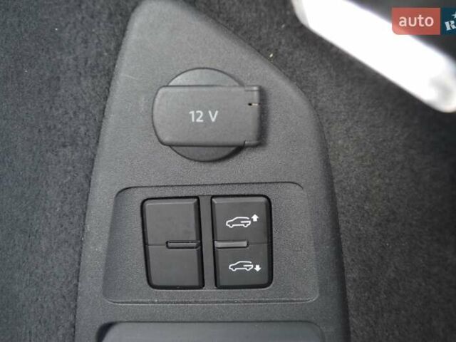 Черный Фольксваген Туарег, объемом двигателя 2.97 л и пробегом 115 тыс. км за 39900 $, фото 32 на Automoto.ua