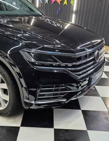 Черный Фольксваген Туарег, объемом двигателя 2.97 л и пробегом 180 тыс. км за 48500 $, фото 1 на Automoto.ua