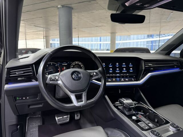 Черный Фольксваген Туарег, объемом двигателя 3 л и пробегом 172 тыс. км за 50500 $, фото 19 на Automoto.ua