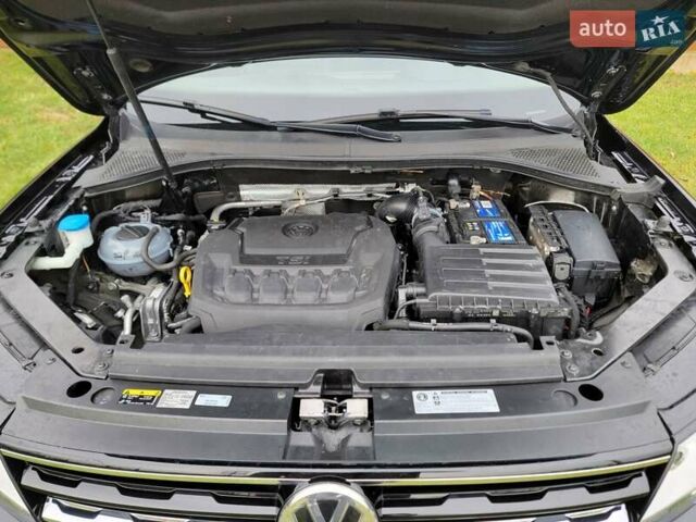 Чорний Фольксваген Туарег, об'ємом двигуна 2 л та пробігом 83 тис. км за 18900 $, фото 16 на Automoto.ua