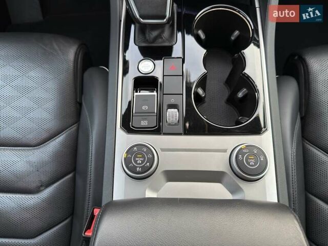 Черный Фольксваген Туарег, объемом двигателя 2.97 л и пробегом 187 тыс. км за 45500 $, фото 27 на Automoto.ua