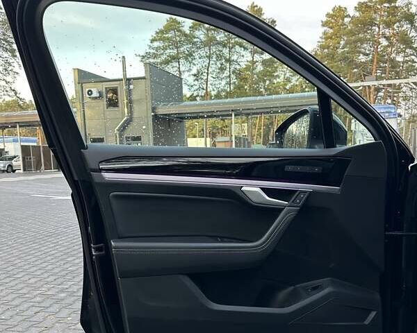 Черный Фольксваген Туарег, объемом двигателя 2.97 л и пробегом 264 тыс. км за 44000 $, фото 51 на Automoto.ua