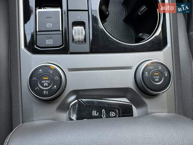 Чорний Фольксваген Туарег, об'ємом двигуна 2.97 л та пробігом 206 тис. км за 45000 $, фото 46 на Automoto.ua