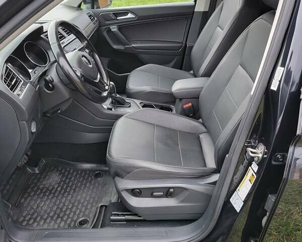 Чорний Фольксваген Туарег, об'ємом двигуна 2 л та пробігом 83 тис. км за 18900 $, фото 18 на Automoto.ua