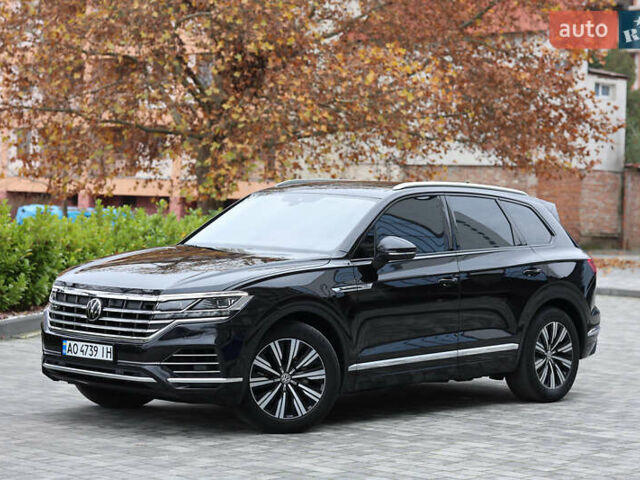Черный Фольксваген Туарег, объемом двигателя 2.97 л и пробегом 252 тыс. км за 40500 $, фото 2 на Automoto.ua