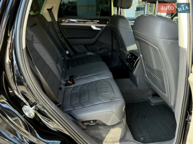 Чорний Фольксваген Туарег, об'ємом двигуна 3 л та пробігом 166 тис. км за 49900 $, фото 25 на Automoto.ua