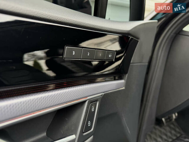 Чорний Фольксваген Туарег, об'ємом двигуна 3 л та пробігом 99 тис. км за 57888 $, фото 49 на Automoto.ua