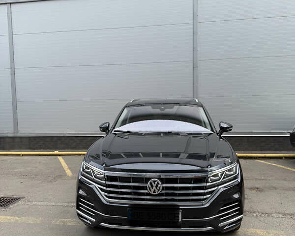 Черный Фольксваген Туарег, объемом двигателя 2.97 л и пробегом 154 тыс. км за 46000 $, фото 3 на Automoto.ua