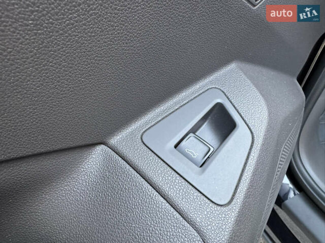 Чорний Фольксваген Туарег, об'ємом двигуна 2.97 л та пробігом 206 тис. км за 45000 $, фото 28 на Automoto.ua