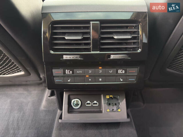 Черный Фольксваген Туарег, объемом двигателя 2.97 л и пробегом 187 тыс. км за 45500 $, фото 29 на Automoto.ua