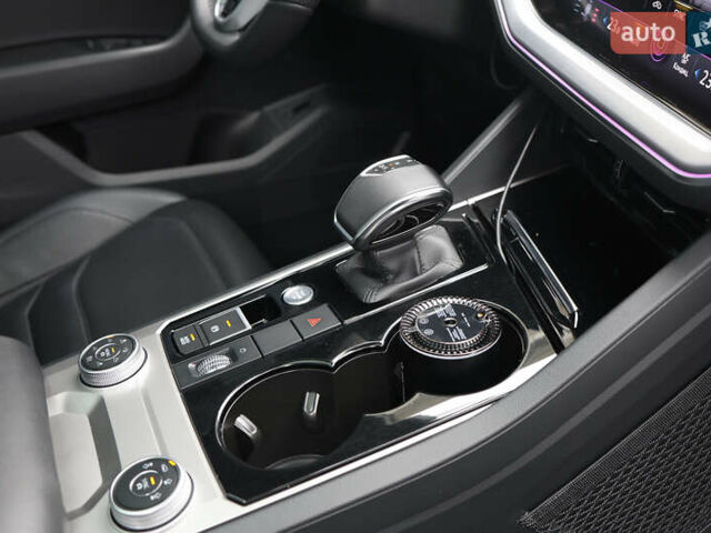 Черный Фольксваген Туарег, объемом двигателя 2.97 л и пробегом 252 тыс. км за 40500 $, фото 31 на Automoto.ua