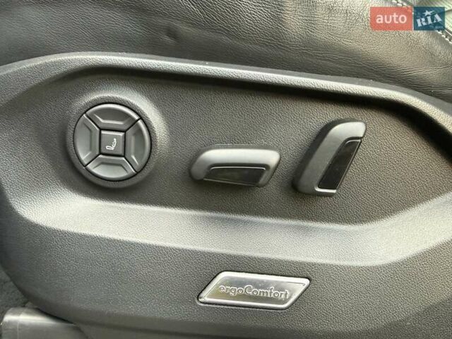 Черный Фольксваген Туарег, объемом двигателя 2.97 л и пробегом 187 тыс. км за 45500 $, фото 30 на Automoto.ua