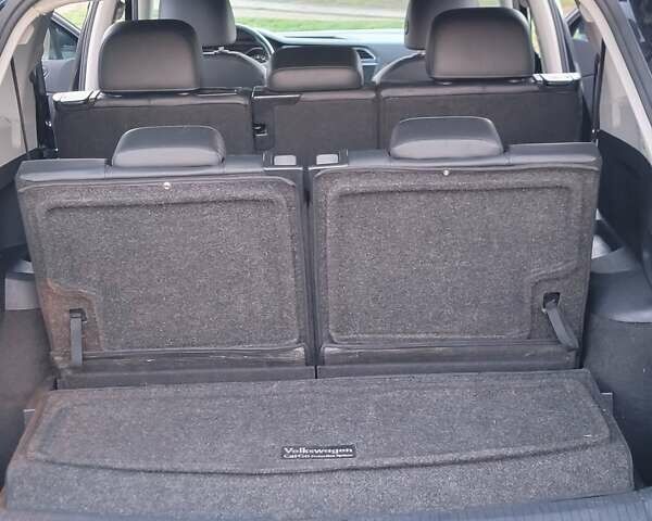 Чорний Фольксваген Туарег, об'ємом двигуна 2 л та пробігом 83 тис. км за 18900 $, фото 23 на Automoto.ua