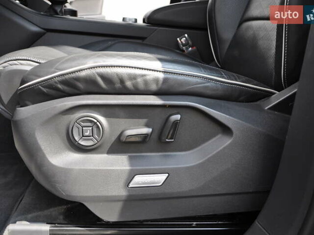 Черный Фольксваген Туарег, объемом двигателя 2.97 л и пробегом 138 тыс. км за 46400 $, фото 27 на Automoto.ua