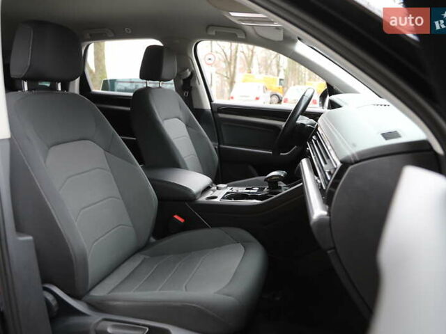 Чорний Фольксваген Туарег, об'ємом двигуна 2.99 л та пробігом 120 тис. км за 35000 $, фото 9 на Automoto.ua