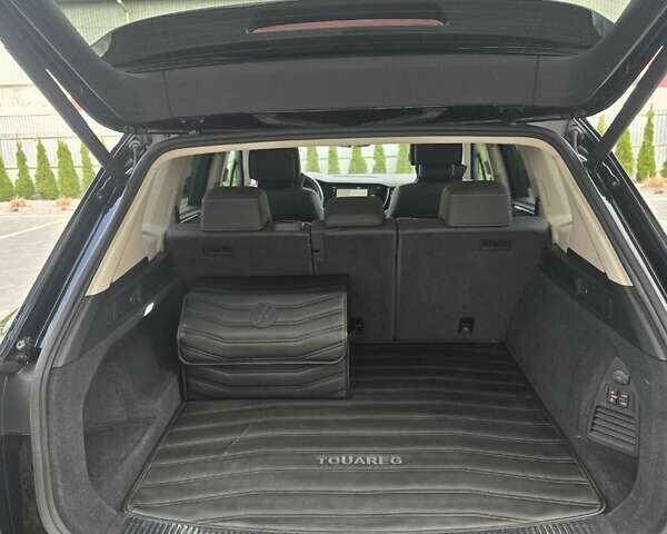 Черный Фольксваген Туарег, объемом двигателя 2.97 л и пробегом 135 тыс. км за 47000 $, фото 22 на Automoto.ua