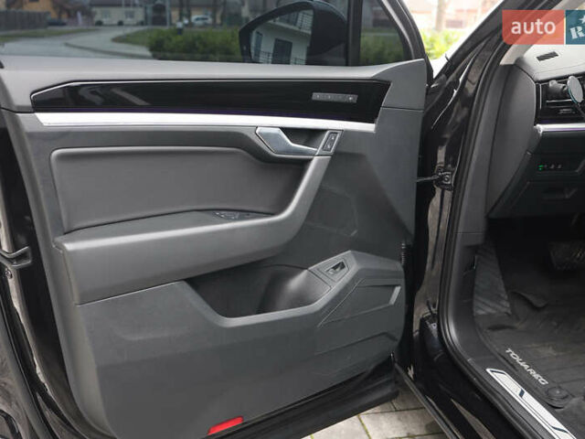 Черный Фольксваген Туарег, объемом двигателя 2.97 л и пробегом 252 тыс. км за 40500 $, фото 33 на Automoto.ua