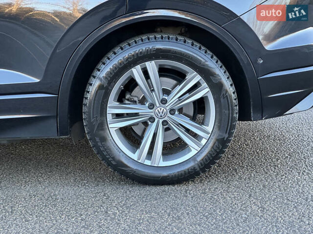 Черный Фольксваген Туарег, объемом двигателя 3 л и пробегом 259 тыс. км за 38999 $, фото 29 на Automoto.ua