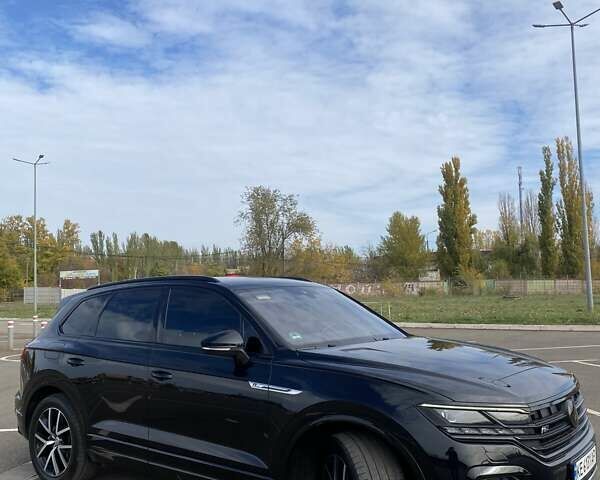 Черный Фольксваген Туарег, объемом двигателя 2.97 л и пробегом 231 тыс. км за 45500 $, фото 18 на Automoto.ua