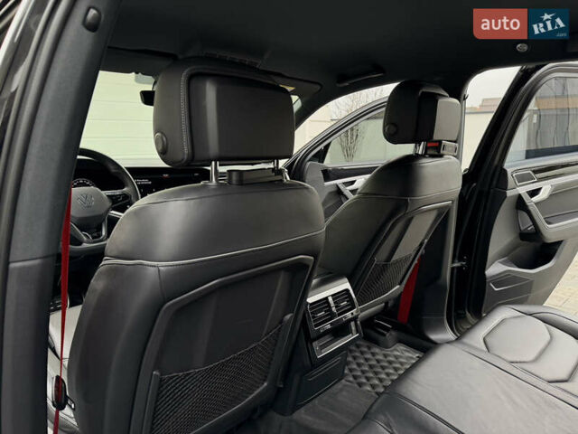 Чорний Фольксваген Туарег, об'ємом двигуна 3 л та пробігом 105 тис. км за 57888 $, фото 44 на Automoto.ua