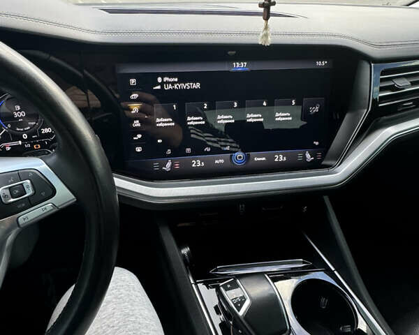 Черный Фольксваген Туарег, объемом двигателя 2.97 л и пробегом 162 тыс. км за 48500 $, фото 3 на Automoto.ua