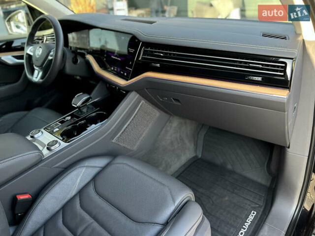 Чорний Фольксваген Туарег, об'ємом двигуна 3 л та пробігом 166 тис. км за 49900 $, фото 27 на Automoto.ua