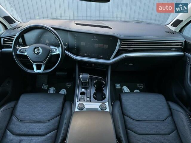 Чорний Фольксваген Туарег, об'ємом двигуна 2.97 л та пробігом 186 тис. км за 41900 $, фото 22 на Automoto.ua