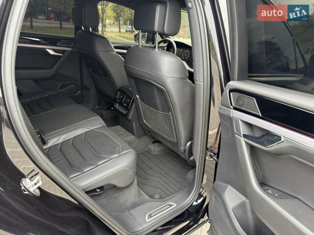 Чорний Фольксваген Туарег, об'ємом двигуна 3 л та пробігом 190 тис. км за 44500 $, фото 23 на Automoto.ua