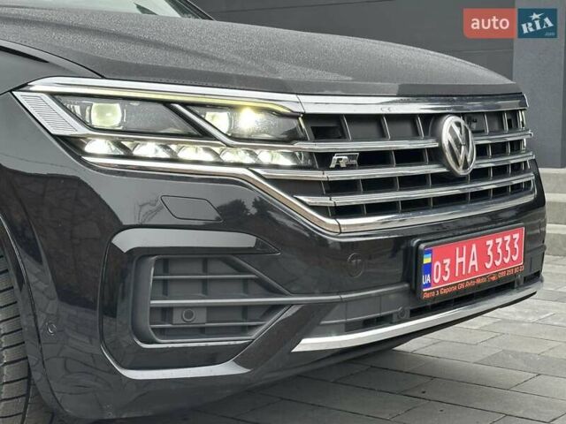 Черный Фольксваген Туарег, объемом двигателя 2.97 л и пробегом 264 тыс. км за 44000 $, фото 2 на Automoto.ua