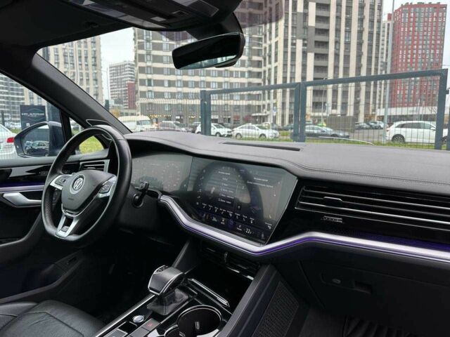 Черный Фольксваген Туарег, объемом двигателя 3 л и пробегом 141 тыс. км за 48500 $, фото 17 на Automoto.ua