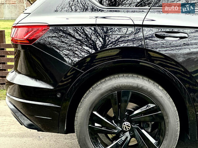 Черный Фольксваген Туарег, объемом двигателя 3 л и пробегом 115 тыс. км за 45500 $, фото 8 на Automoto.ua