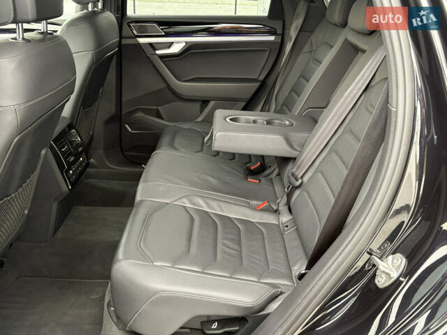 Черный Фольксваген Туарег, объемом двигателя 3 л и пробегом 188 тыс. км за 44555 $, фото 50 на Automoto.ua