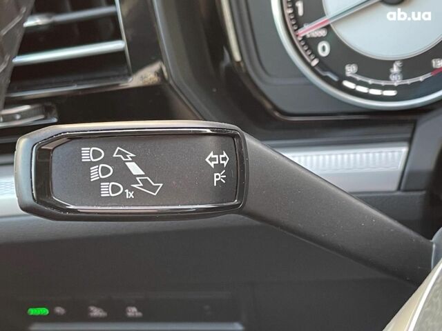 Чорний Фольксваген Туарег, об'ємом двигуна 3 л та пробігом 43 тис. км за 43990 $, фото 22 на Automoto.ua