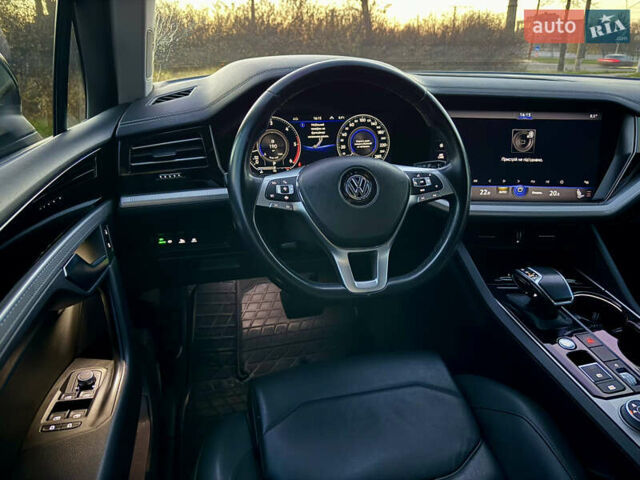 Черный Фольксваген Туарег, объемом двигателя 2.97 л и пробегом 165 тыс. км за 39900 $, фото 17 на Automoto.ua