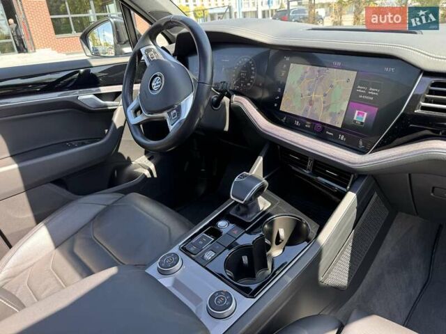 Черный Фольксваген Туарег, объемом двигателя 2.97 л и пробегом 194 тыс. км за 48200 $, фото 37 на Automoto.ua