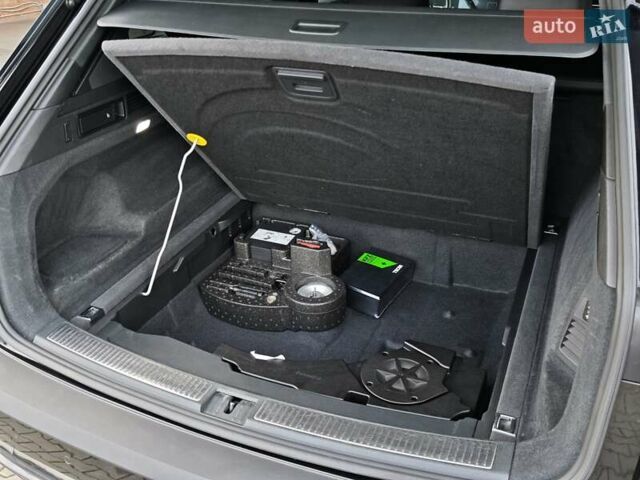 Черный Фольксваген Туарег, объемом двигателя 2.97 л и пробегом 98 тыс. км за 59980 $, фото 69 на Automoto.ua