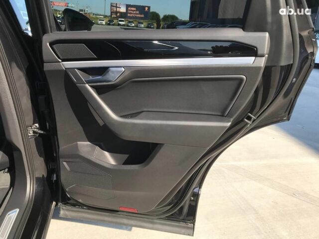 Чорний Фольксваген Туарег, об'ємом двигуна 3 л та пробігом 119 тис. км за 49990 $, фото 24 на Automoto.ua