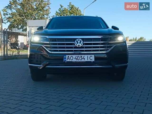 Чорний Фольксваген Туарег, об'ємом двигуна 2.97 л та пробігом 255 тис. км за 41500 $, фото 4 на Automoto.ua