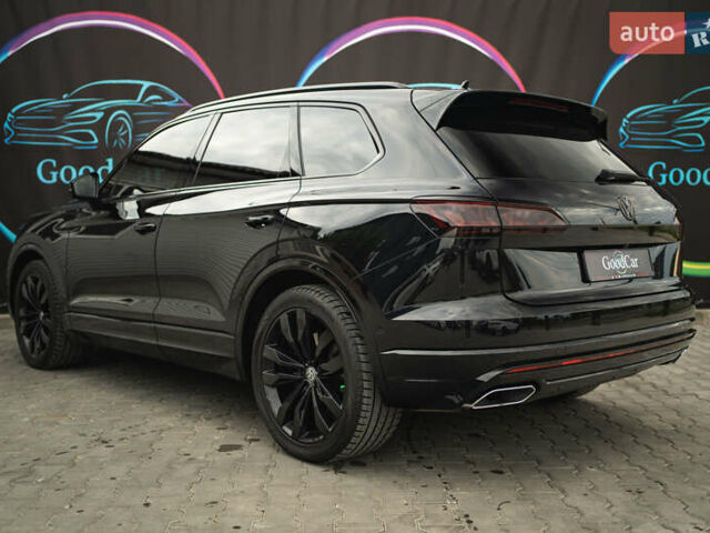 Черный Фольксваген Туарег, объемом двигателя 3.96 л и пробегом 170 тыс. км за 57777 $, фото 32 на Automoto.ua