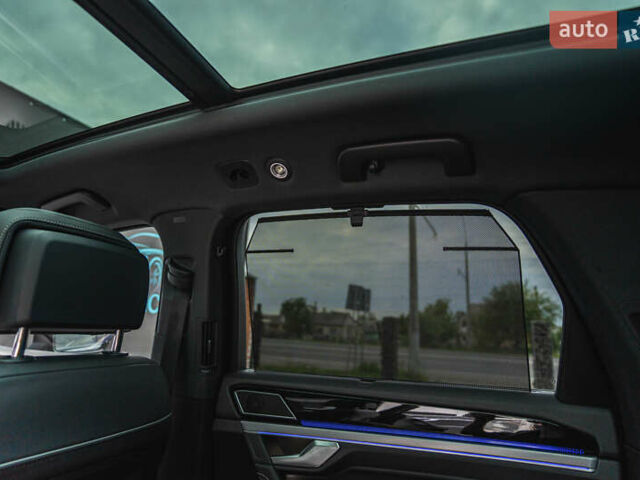 Черный Фольксваген Туарег, объемом двигателя 3.96 л и пробегом 170 тыс. км за 57777 $, фото 98 на Automoto.ua