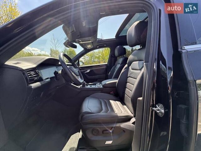 Черный Фольксваген Туарег, объемом двигателя 2.97 л и пробегом 194 тыс. км за 48200 $, фото 24 на Automoto.ua