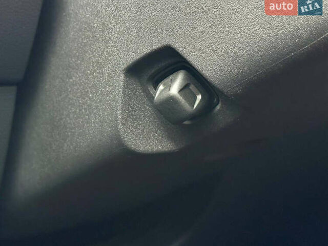 Черный Фольксваген Туарег, объемом двигателя 3 л и пробегом 141 тыс. км за 48500 $, фото 31 на Automoto.ua