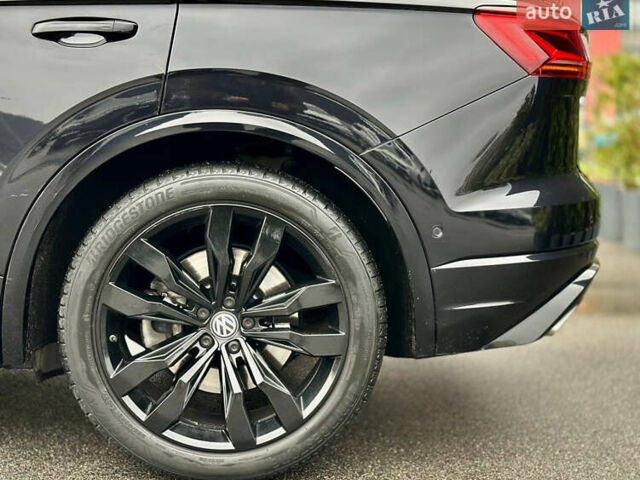 Черный Фольксваген Туарег, объемом двигателя 3 л и пробегом 141 тыс. км за 48500 $, фото 12 на Automoto.ua