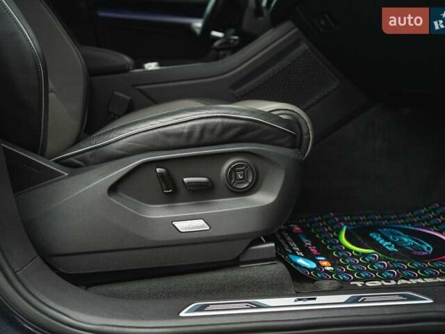 Черный Фольксваген Туарег, объемом двигателя 3.96 л и пробегом 170 тыс. км за 57777 $, фото 63 на Automoto.ua