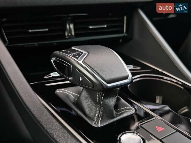 Черный Фольксваген Туарег, объемом двигателя 2.97 л и пробегом 98 тыс. км за 59980 $, фото 43 на Automoto.ua