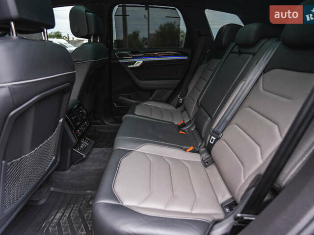 Черный Фольксваген Туарег, объемом двигателя 3.96 л и пробегом 170 тыс. км за 57777 $, фото 90 на Automoto.ua