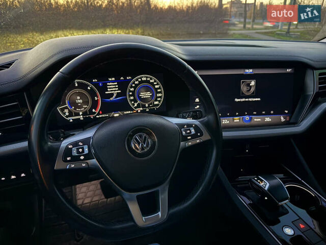 Черный Фольксваген Туарег, объемом двигателя 2.97 л и пробегом 165 тыс. км за 39900 $, фото 13 на Automoto.ua