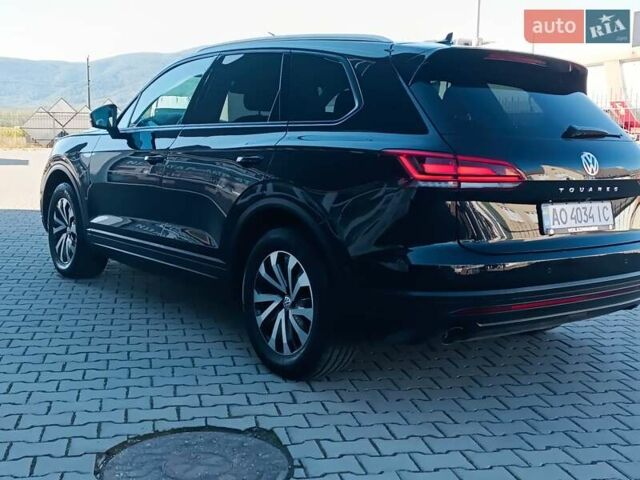 Черный Фольксваген Туарег, объемом двигателя 2.97 л и пробегом 255 тыс. км за 42000 $, фото 26 на Automoto.ua